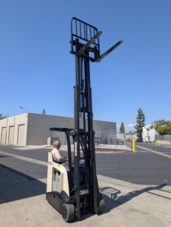 2014 Crown RC5530-30 Stand-Up Counterbalance Forklift