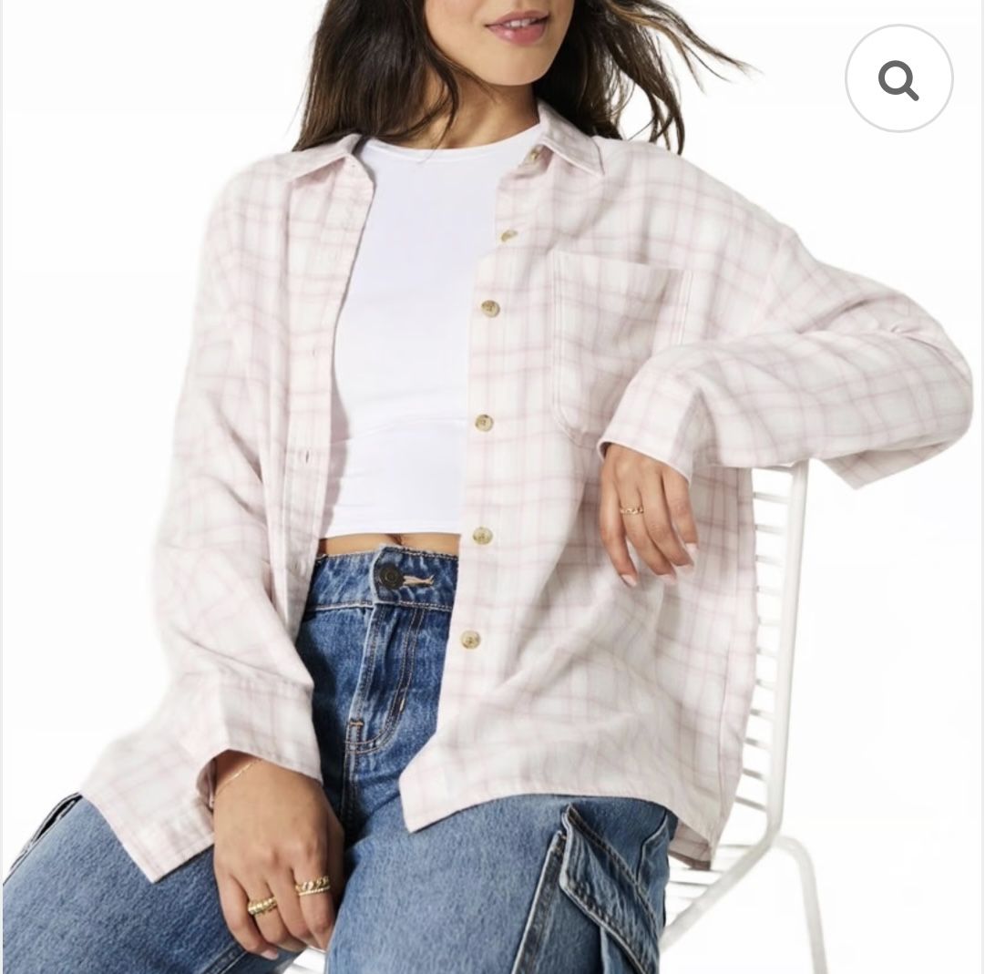 Hollister Women’s Oversized Flannel Shirt – Light Pink Plaid – Size M