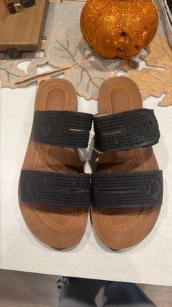 Size 8 women sandals