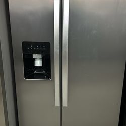 Gorgeous Whirlpool Stainless Refrigerator 