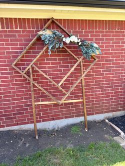 Wooden wedding backdrop