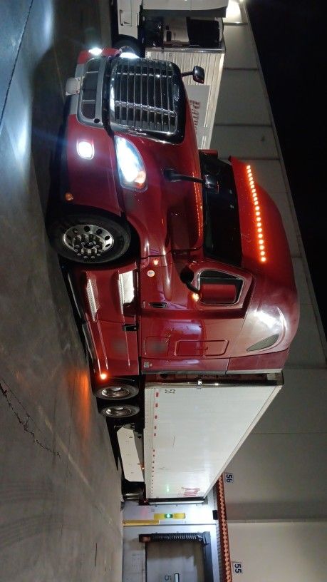 Freightliner Cascadia Evolution i - With - Utility Reefer Trailer Thermo King S600
