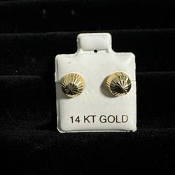 14 K Yellow Gold Ball Stud Earrings 