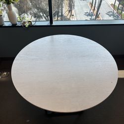Jekhi Round Dining Table