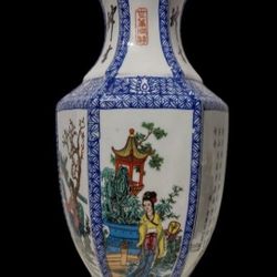Vtg China Famille Rose Porcelain Four Beauties Palace Bottle Vase 12”;Signed.