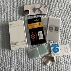 iPhone 15 Plus screen protectors, empty box and Casely case