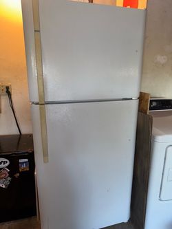 White Kenmore Refridgerator and Freezer