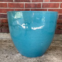 Ceramic Plant Pot Planter 19x17” tall