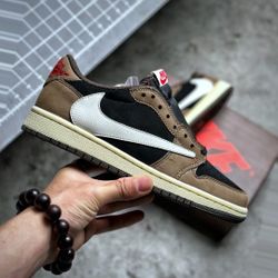 Jordan 1 Low Travis Scott Mocha 134