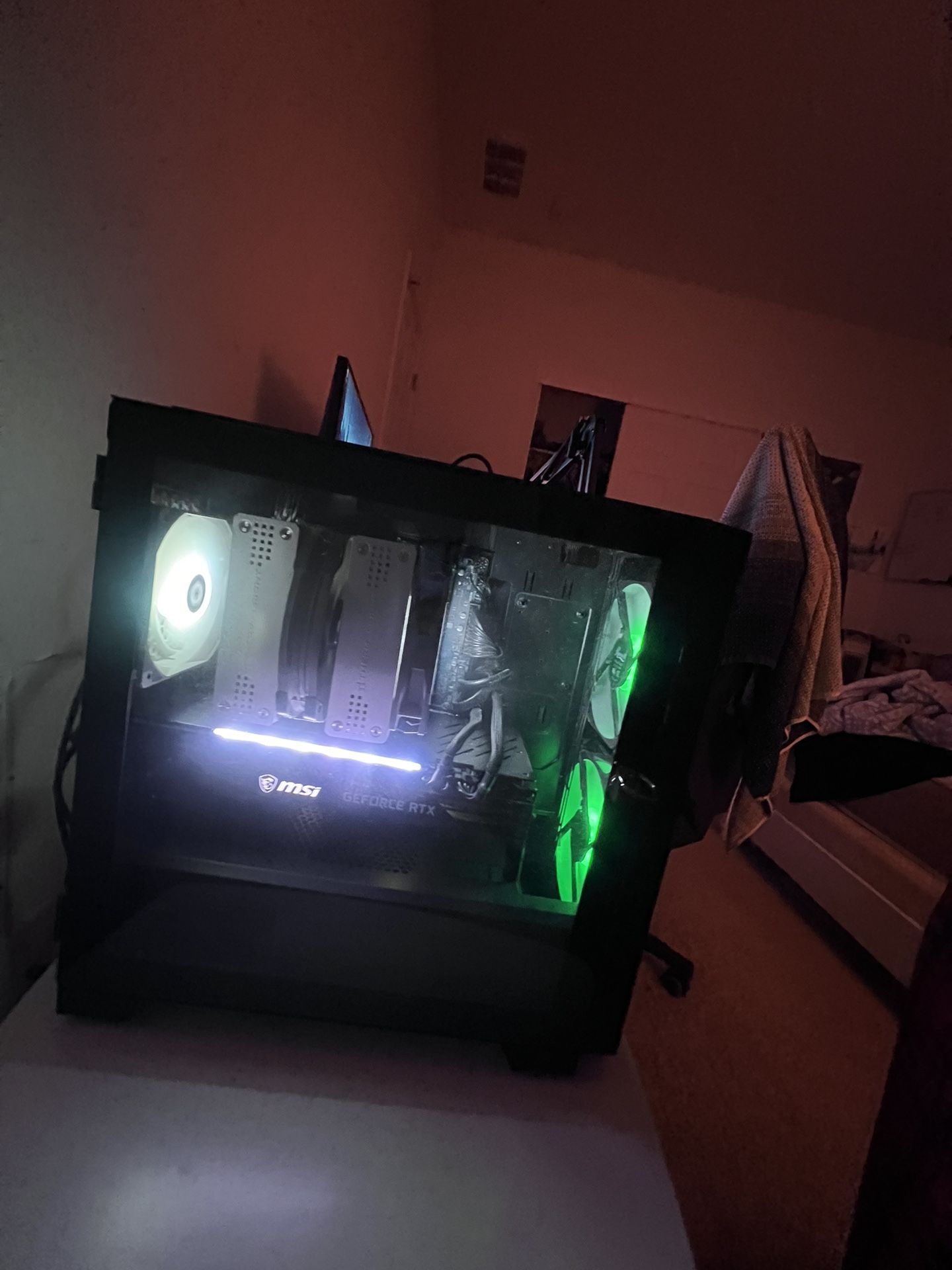 Gaming PC-RTX 3070 I7 12700KF 32 GB 1 TB SSD