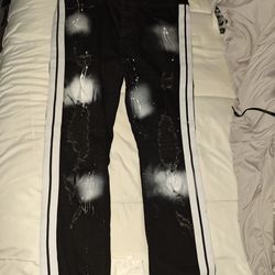 Denim GTFO LA Los Angeles Size 34  skinny jeans Black and white  design $45