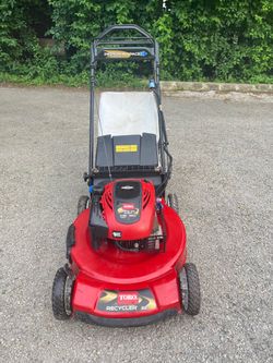 Toro self propelled lawnmower start at first pull or electric start very good condition