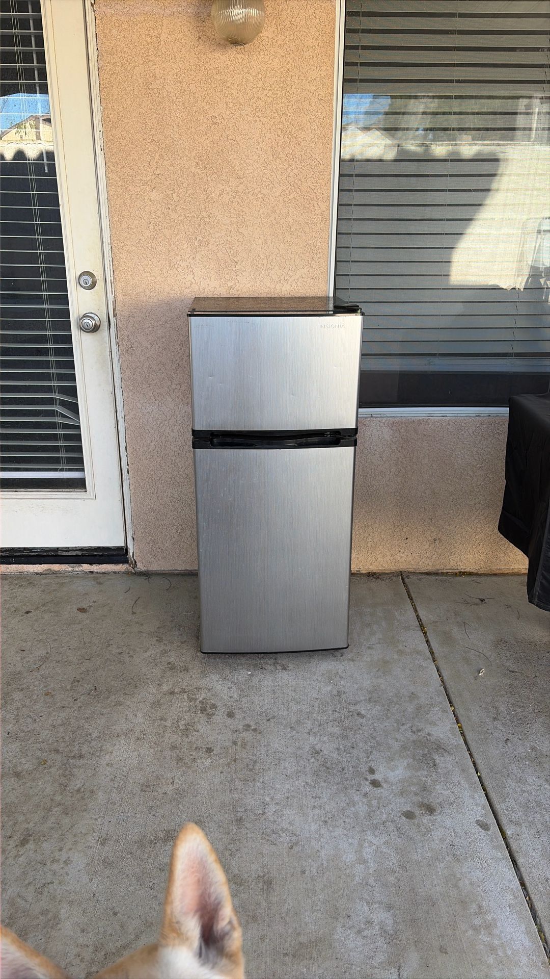 Insignia Mini Fridge With Freezer