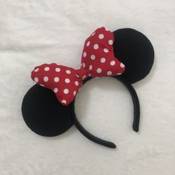 Minnie Ears - by @LuChildlikeHeart
