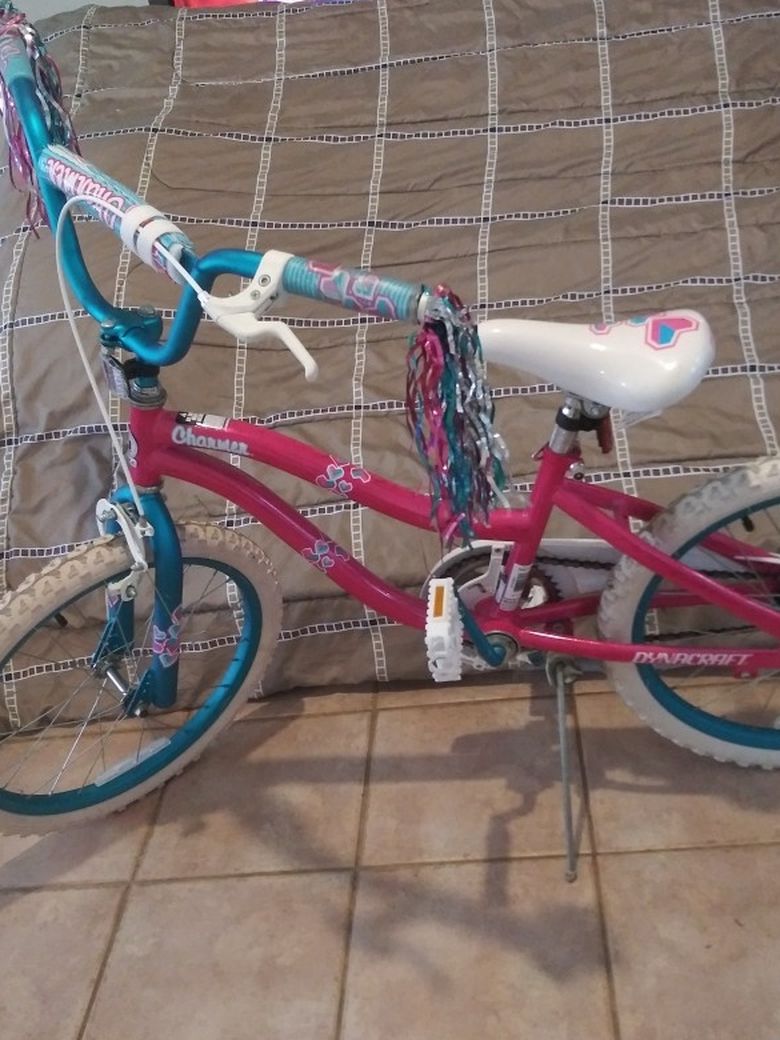 Girls Bike 20" Wheels (Dynacraft) Like New