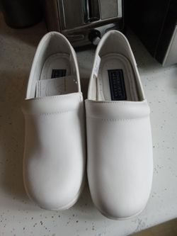 Nurse Clogs Size 8w