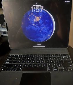 iPad Pro (12.9-inch) (6th generation)