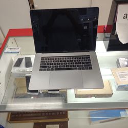 Apple MacBook Pro A1707 15'' 2017 (420)