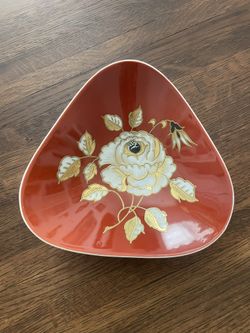 Vintage 1960’s Wallendorf Goldrelief porcelain triangular bowl