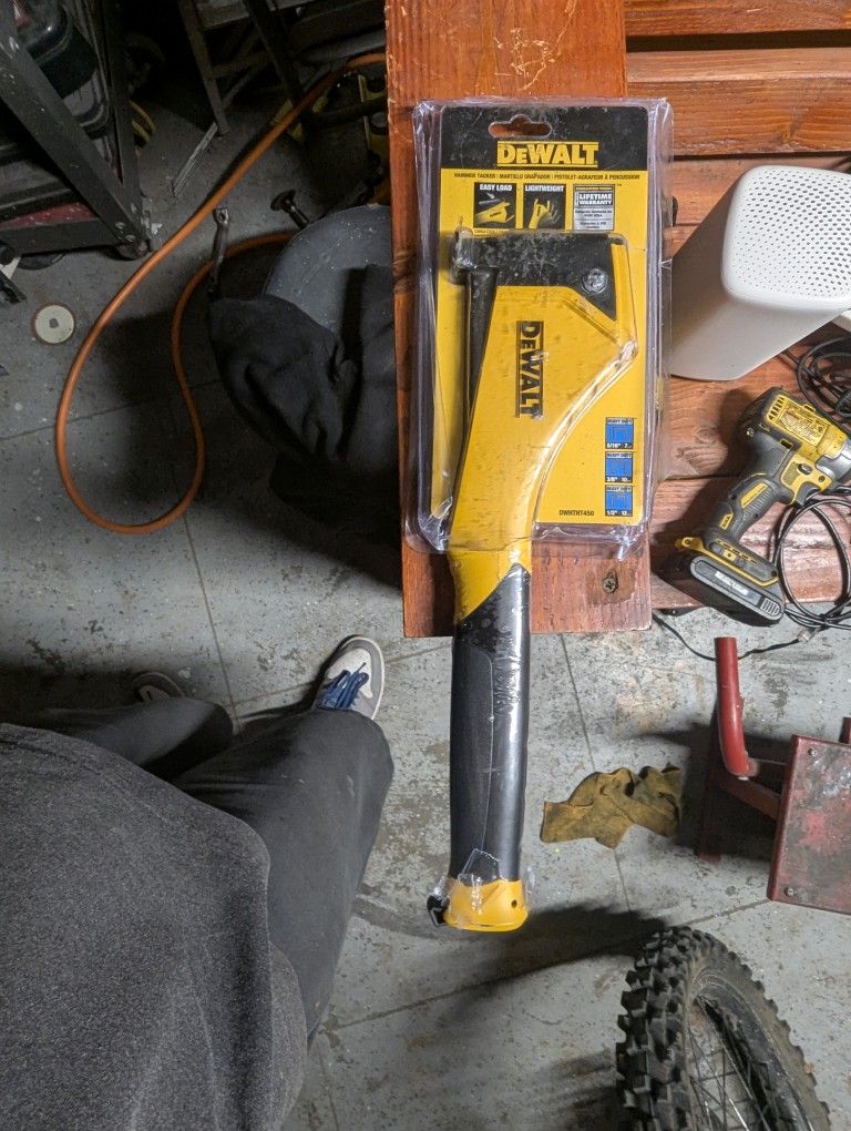 DeWalt Hammer Tacker