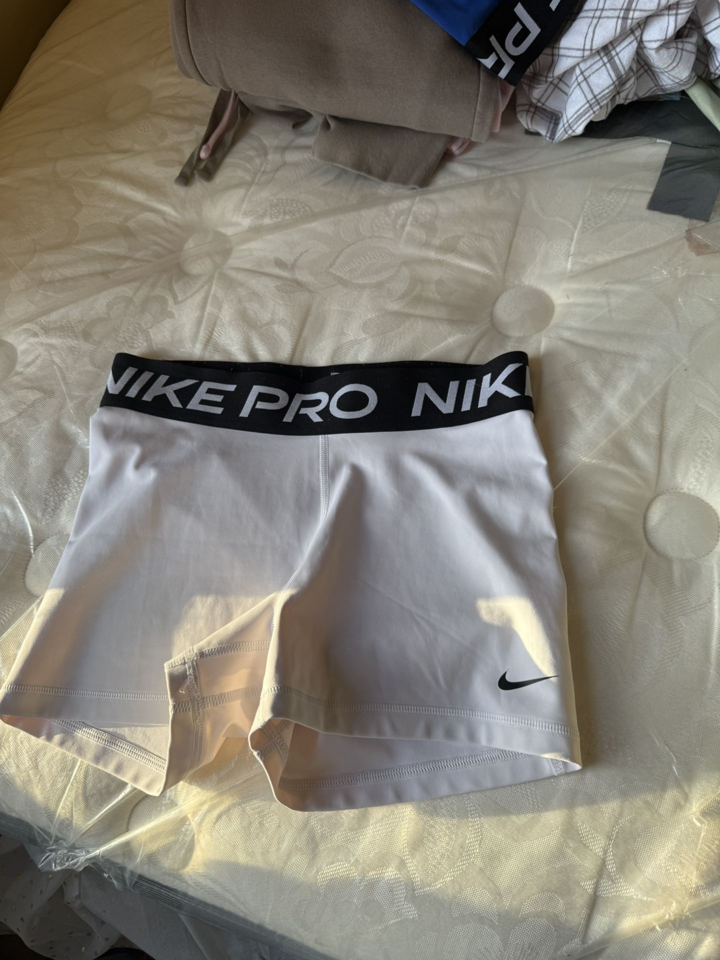 Nike Pros White Medium
