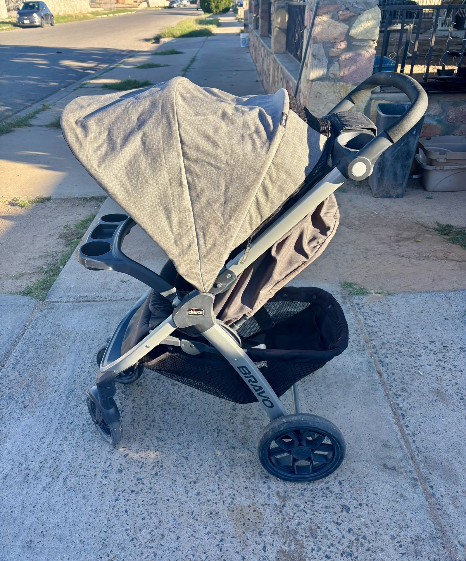 Chicco Bravo Quick-Fold Stroller - Black (Black)