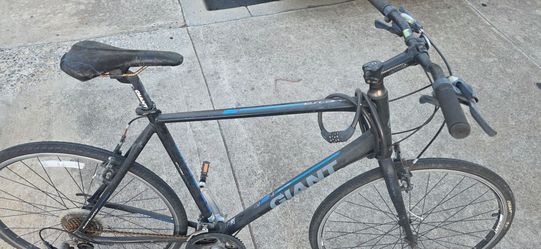 Giant 3 Hybrid Bike - XL