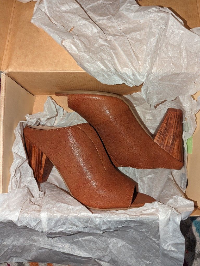 Authentic Handcrafted Leather Peep Toe Mules With Woodgrain Wedge Heel