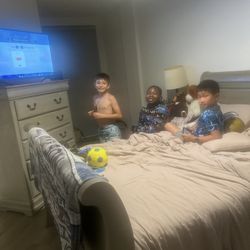 Queen Bedroom Set With Queen Tempurpedic Pro Adapt Firm