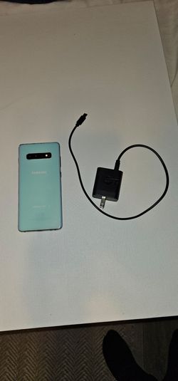Samsung Galaxy S10+ Prism Blue with Charger