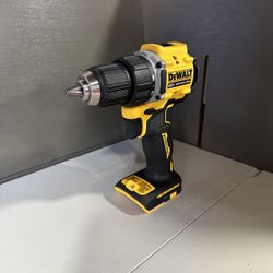 Dewalt DCD794 ATOMIC Compact Serie Drill Driver 1/2  PRICE IS FIRM NO LOW BALLERS 