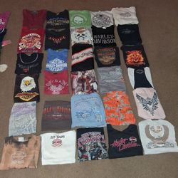 40+ Piece Womens Shirt Bundle (Jesus T's & Harley Davidson). Sizes small to xl.