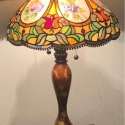 Beautiful Stained Glass Lamp (Antiques Roadshow Collection) 