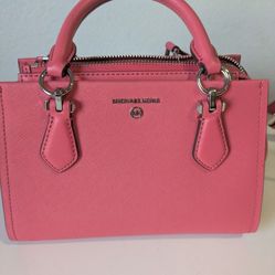 Micheal Kors Pink Purse