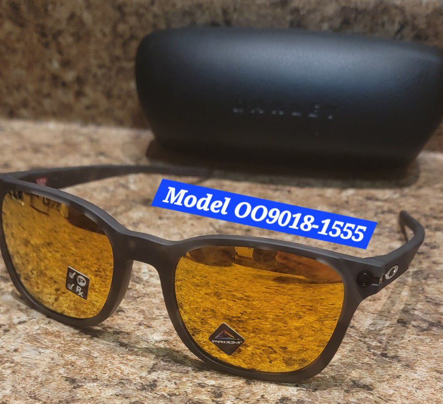 New Authentic  Oakleys Sunglasses 