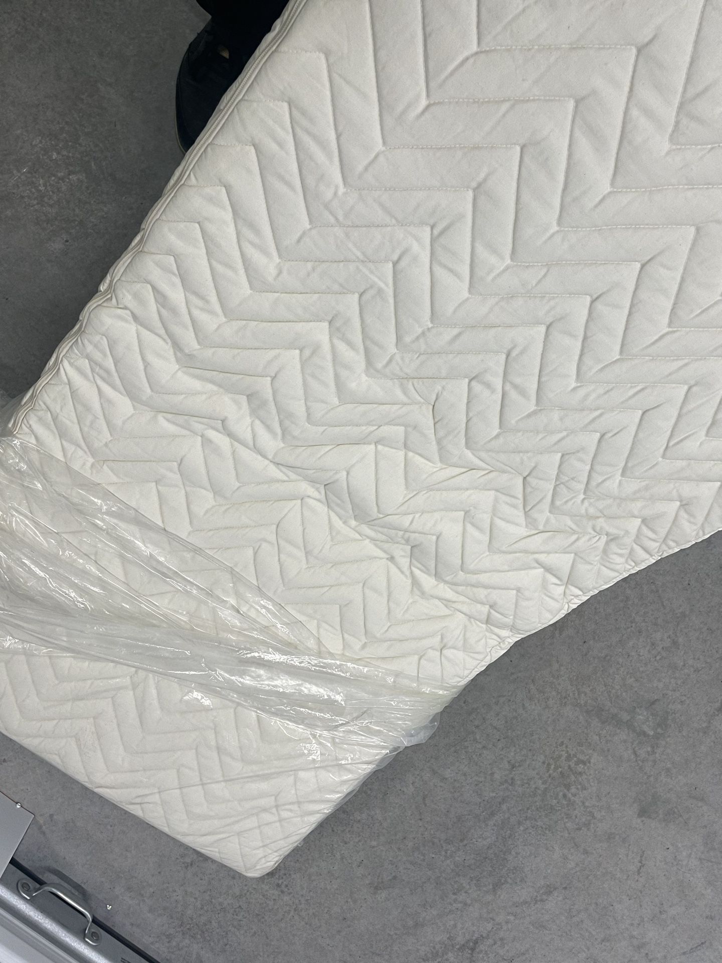 2-in-1 Crib Mattress - latex and coconut coir