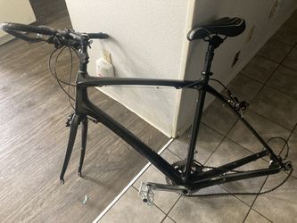 Carbono Fibra Bike Frame Really Nice No Scratches No Craks Only Needs Wheels To Be Functional Wheels Size 27c Make An Ofer