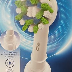 Oral-B Pro 1000 Electric Toothbrush (READ DESCRIPTION!)