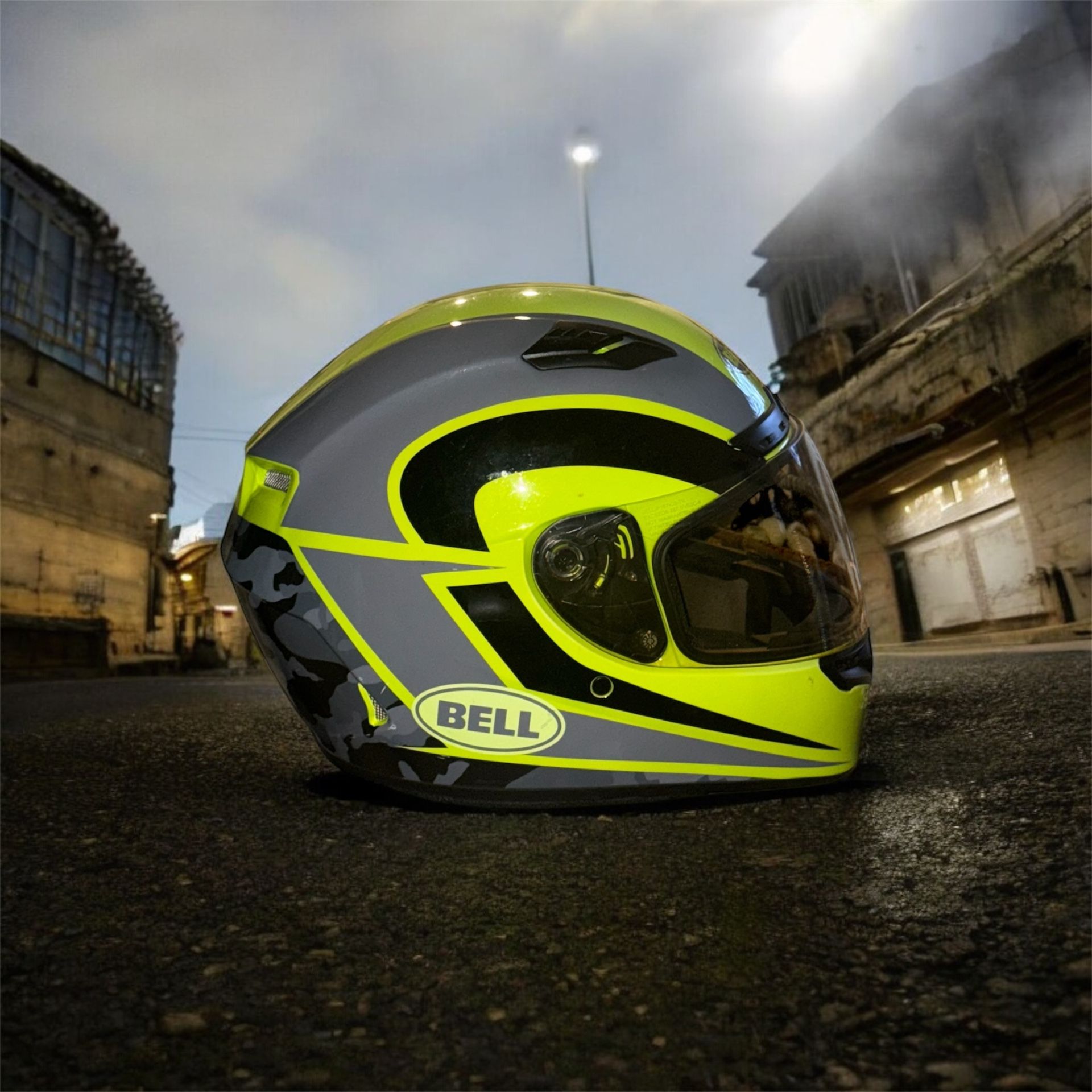 Bell X-Large Helmet With Bluetooth Speaker Cardo