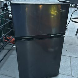 MINI FRIDGE MIDEA