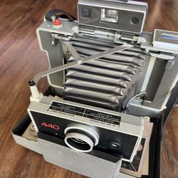 Vintage Polaroid 440 Automatic Land Camera