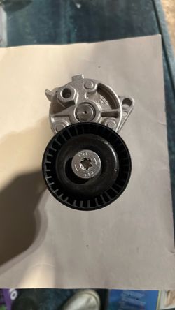 Serpentine Belt Tensioner with Pulley bmw