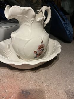 Vintage Pitcher With Basin 