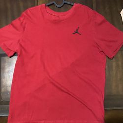 Red Jordan T SHIRT MENS SIZE LARGE LIKE NEW QUALITY