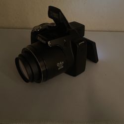 Nikon Coopix P90 (With Charger)