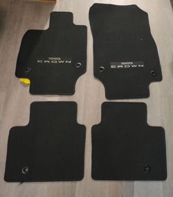 Toyota cown carpet mats