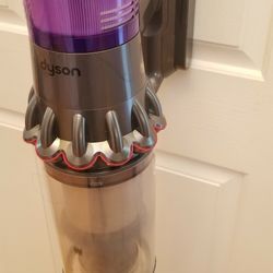 NEW cond DYSON V11 VACUUM WITH COMPLETE ATTACHMENTS. ,  ACCESSORIES  , AMAZING POWER SUCTION. , WORKS EXCELLENT. , IN THE BOX 