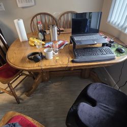 Extendable Wood Table ( Only Castro Valley And Nearby Cities)