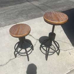 Adjustable Wooden Bar Stools 