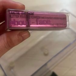 about-face Matte Fluid Eye Paint Color Unfazed